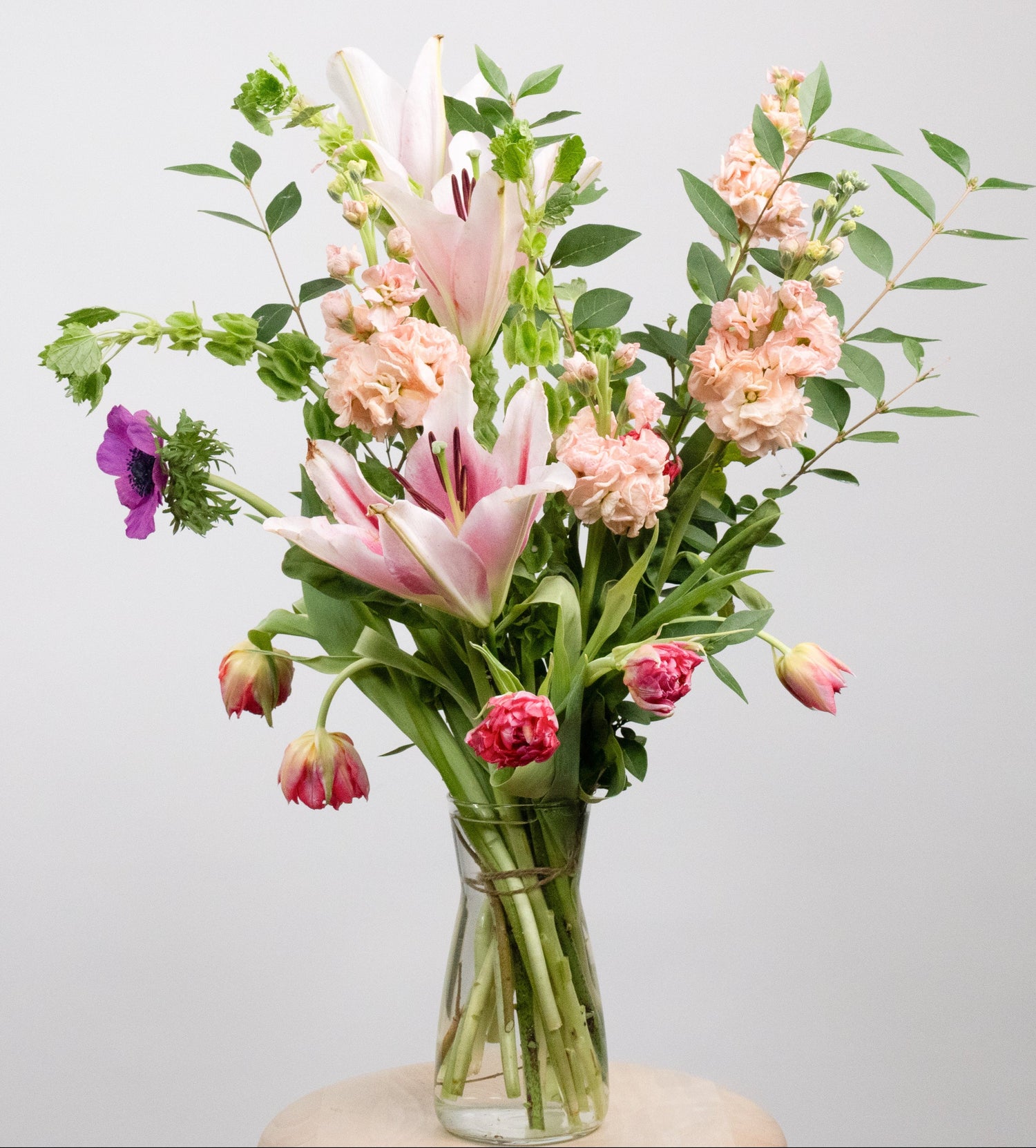 weekly bouquet, subscribtion bouquet, host bouquet, garden bouquet, spring bouquet, sculpturel bouquet, grøftekants buket, buket med liljer, tulipan sæson